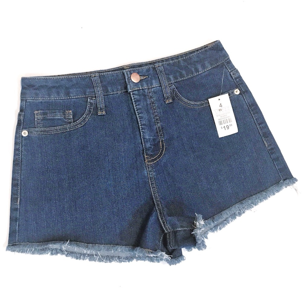 NWT Charlotte Russe fringe hem Shorts Sz 4 - Picture 2 of 4